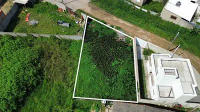 Terreno - Amplo com  quartos  a 1500,00 metros praia.
