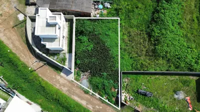 Terreno - Amplo com  quartos  a 1500,00 metros praia.