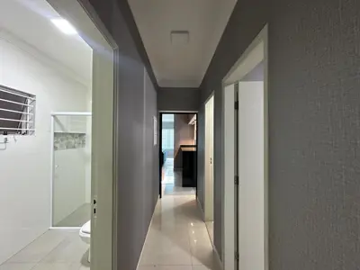 Casa - Térrea com 3 quartos (sendo 1 suite(s)) a 450,00 metros praia.