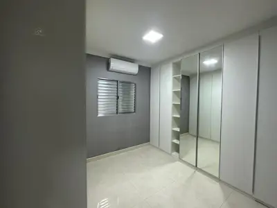 Casa - Térrea com 3 quartos (sendo 1 suite(s)) a 450,00 metros praia.