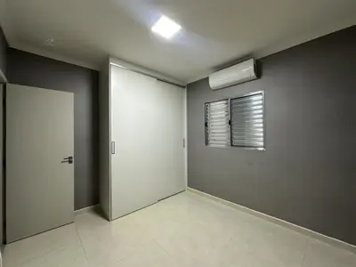 Casa - Térrea com 3 quartos (sendo 1 suite(s)) a 450,00 metros praia.