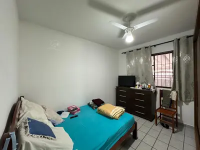 Casa - Térrea com Edícula com 2 quartos (sendo 1 suite(s)) a 2000,00 metros praia.
