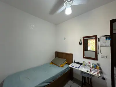 Casa - Térrea com Edícula com 2 quartos (sendo 1 suite(s)) a 2000,00 metros praia.
