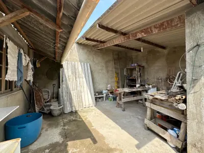 Casa - Térrea com Edícula com 2 quartos (sendo 1 suite(s)) a 2000,00 metros praia.