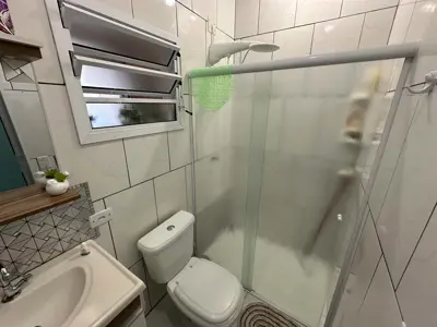 Casa - Térrea com 2 quartos (sendo 1 suite(s)) a 1100,00 metros praia.