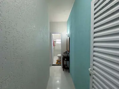 Casa - Térrea com 2 quartos (sendo 1 suite(s)) a 1100,00 metros praia.