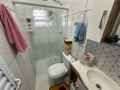 Casa - Térrea com 2 quartos (sendo 1 suite(s)) a 1100,00 metros praia.