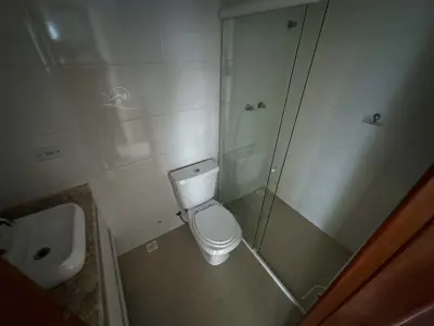 Apartamento - Cobertura com 3 quartos (sendo 2 suite(s)) a 400,00 metros praia.