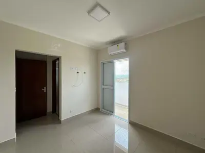 Apartamento - Cobertura com 3 quartos (sendo 2 suite(s)) a 400,00 metros praia.