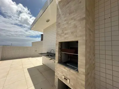 Apartamento - Cobertura com 3 quartos (sendo 2 suite(s)) a 400,00 metros praia.