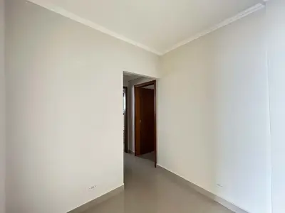 Apartamento - Cobertura com 3 quartos (sendo 2 suite(s)) a 400,00 metros praia.