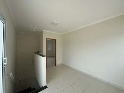 Apartamento - Cobertura com 3 quartos (sendo 2 suite(s)) a 400,00 metros praia.