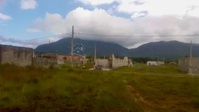 Terreno - Amplo com  quartos  a 5000,00 metros praia.