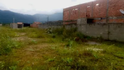 Terreno - Amplo com  quartos  a 5000,00 metros praia.