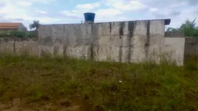 Terreno - Amplo com  quartos  a 5000,00 metros praia.