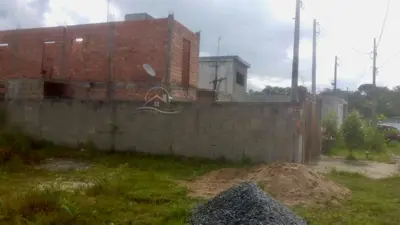 Terreno - Amplo com  quartos  a 5000,00 metros praia.