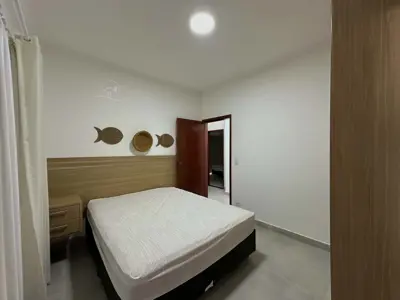 Casa - Sobrado Novo com 4 quartos (sendo 2 suite(s)) a 500,00 metros praia.