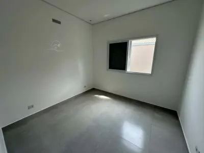 Casa - Térrea com 3 quartos (sendo 2 suite(s)) a 900,00 metros praia.