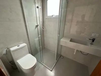 Casa - Térrea com 3 quartos (sendo 2 suite(s)) a 900,00 metros praia.