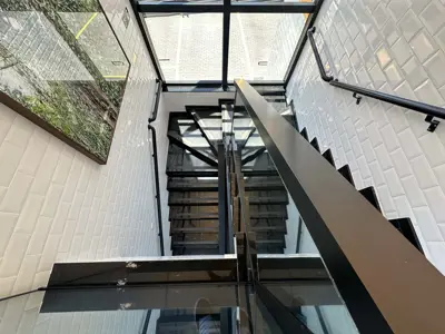 Apartamento - Amplo com 2 quartos (sendo 0 suite(s)) a 800,00 metros praia.