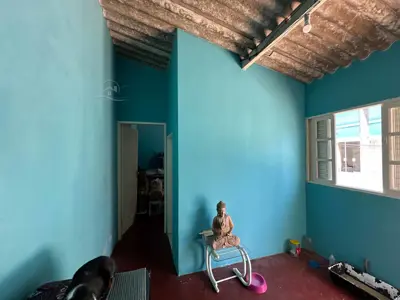 Casa - Térrea com Edícula com 3 quartos (sendo 0 suite(s)) a 3,00 metros praia.