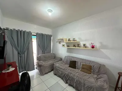 Casa - Térrea com Edícula com 3 quartos (sendo 0 suite(s)) a 3,00 metros praia.