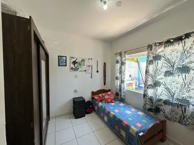 Casa - Térrea com Edícula com 3 quartos (sendo 0 suite(s)) a 3,00 metros praia.