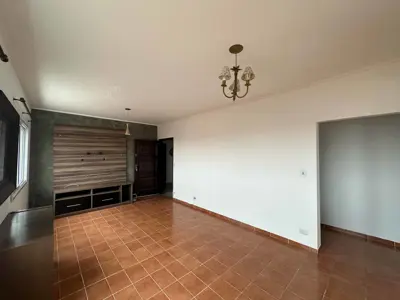 Apartamento - Alto com 2 quartos (sendo 1 suite(s)) a 300,00 metros praia.