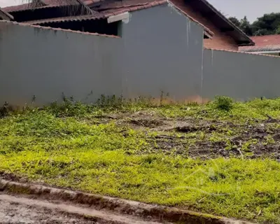 Terreno - Amplo com  quartos  a 2000,00 metros praia.