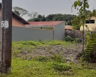 Terreno - Amplo com  quartos  a 2000,00 metros praia.
