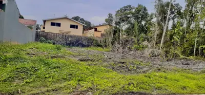 Terreno - Amplo com  quartos  a 2000,00 metros praia.