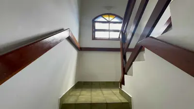 Casa - Sobrado com 4 quartos (sendo 1 suite(s)) a 500,00 metros praia.