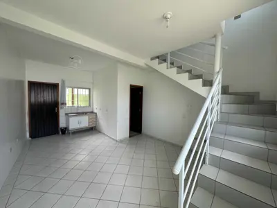 Casa - Sobrado com 2 quartos (sendo 0 suite(s)) a 0,00 metros praia.