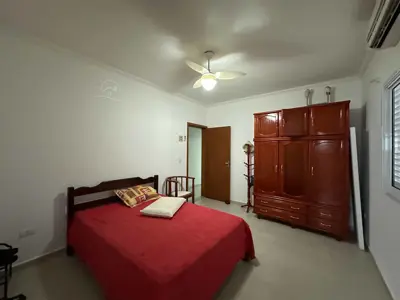 Casa - Sobrado com 4 quartos (sendo 3 suite(s)) a 200,00 metros praia.