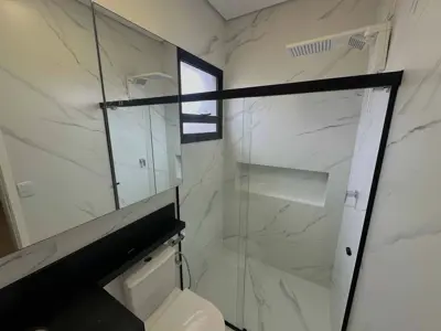 Casa - Sobrado Novo com 3 quartos (sendo 1 suite(s)) a 600,00 metros praia.