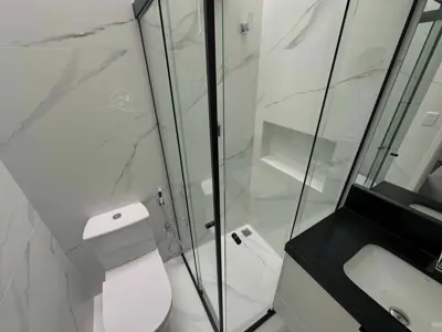 Casa - Sobrado Novo com 3 quartos (sendo 1 suite(s)) a 600,00 metros praia.