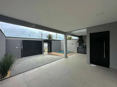 Casa - Sobrado Novo com 3 quartos (sendo 1 suite(s)) a 600,00 metros praia.