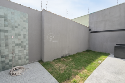 Casa - Sobrado Novo com 3 quartos (sendo 1 suite(s)) a 650,00 metros praia.