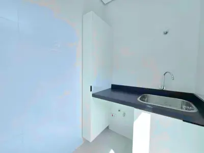 Casa - Sobrado Novo com 3 quartos (sendo 1 suite(s)) a 650,00 metros praia.