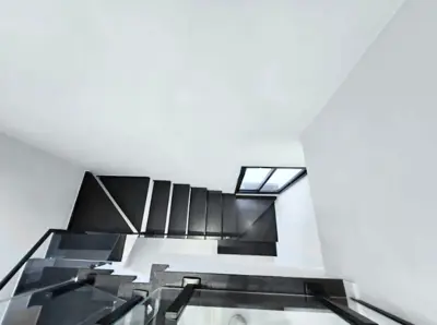 Casa - Sobrado Novo com 3 quartos (sendo 1 suite(s)) a 650,00 metros praia.