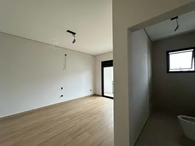 Casa - Sobrado Novo com 3 quartos (sendo 3 suite(s)) a 1300,00 metros praia.