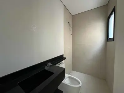 Casa - Sobrado Novo com 3 quartos (sendo 3 suite(s)) a 1300,00 metros praia.