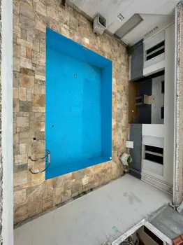 Casa - Sobrado com 3 quartos (sendo 1 suite(s)) a 100,00 metros praia.