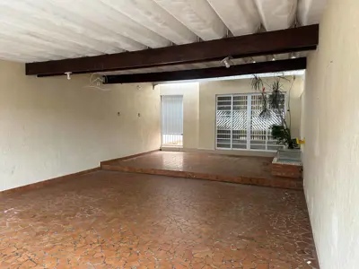Casa - Sobrado com 3 quartos (sendo 1 suite(s)) a 100,00 metros praia.