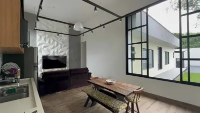 Casa - Térrea com 2 quartos (sendo 1 suite(s)) a 800,00 metros praia.