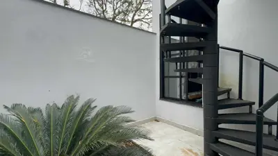 Casa - Térrea com 2 quartos (sendo 1 suite(s)) a 800,00 metros praia.