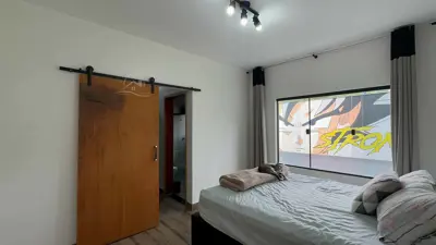 Casa - Térrea com 2 quartos (sendo 1 suite(s)) a 800,00 metros praia.