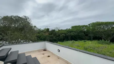 Casa - Térrea com 2 quartos (sendo 1 suite(s)) a 800,00 metros praia.