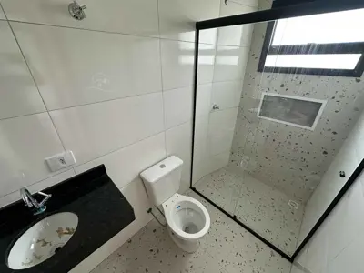 Casa - Térrea com 2 quartos (sendo 1 suite(s)) a 1200,00 metros praia.