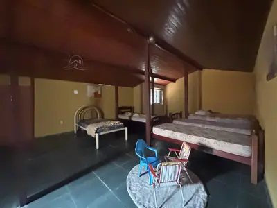 Casa - Mezanino com 3 quartos (sendo 1 suite(s)) a 600,00 metros praia.